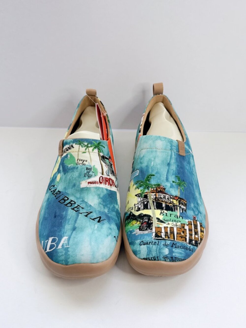 Men’s Size 10.5 UIN Caribbean Pearl Canvas Slip On Shoes